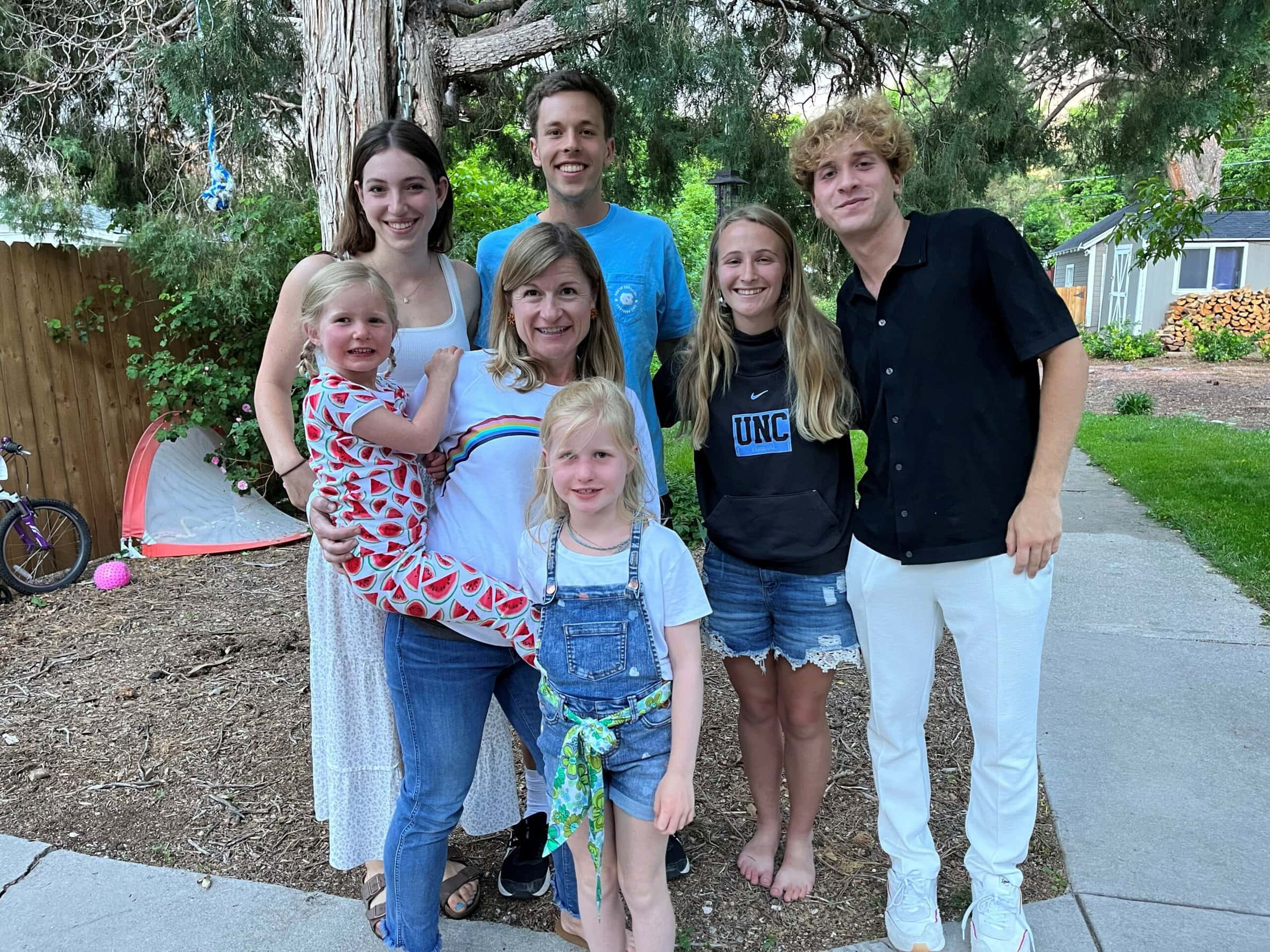 Noa Roxborough, Charles Konkolics, Brook Cheuvront and Sawyer Husain outside with Kim Jessen Roberson and her two children.